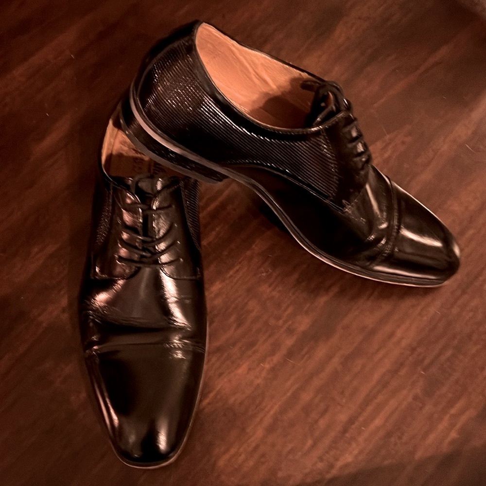 Men’s Florsheim Oxford Shoes Sz 8.5 Excellent Preloved Condition.